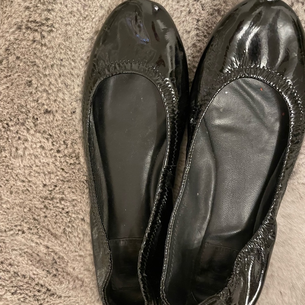 Tory Burch leather shiny black Ballet flats size 5.